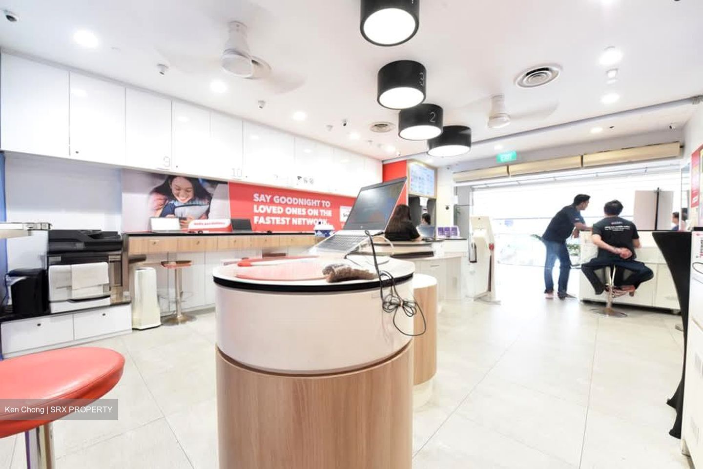 Lucky Plaza (D9), Retail #529172811